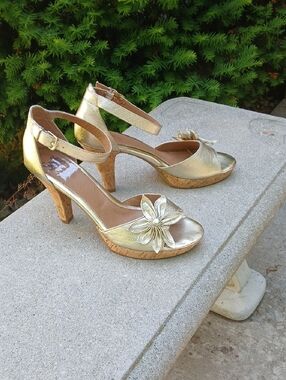 Sofft Gold Metallic LEATHER Cork Platform Sandals Sz. 9M